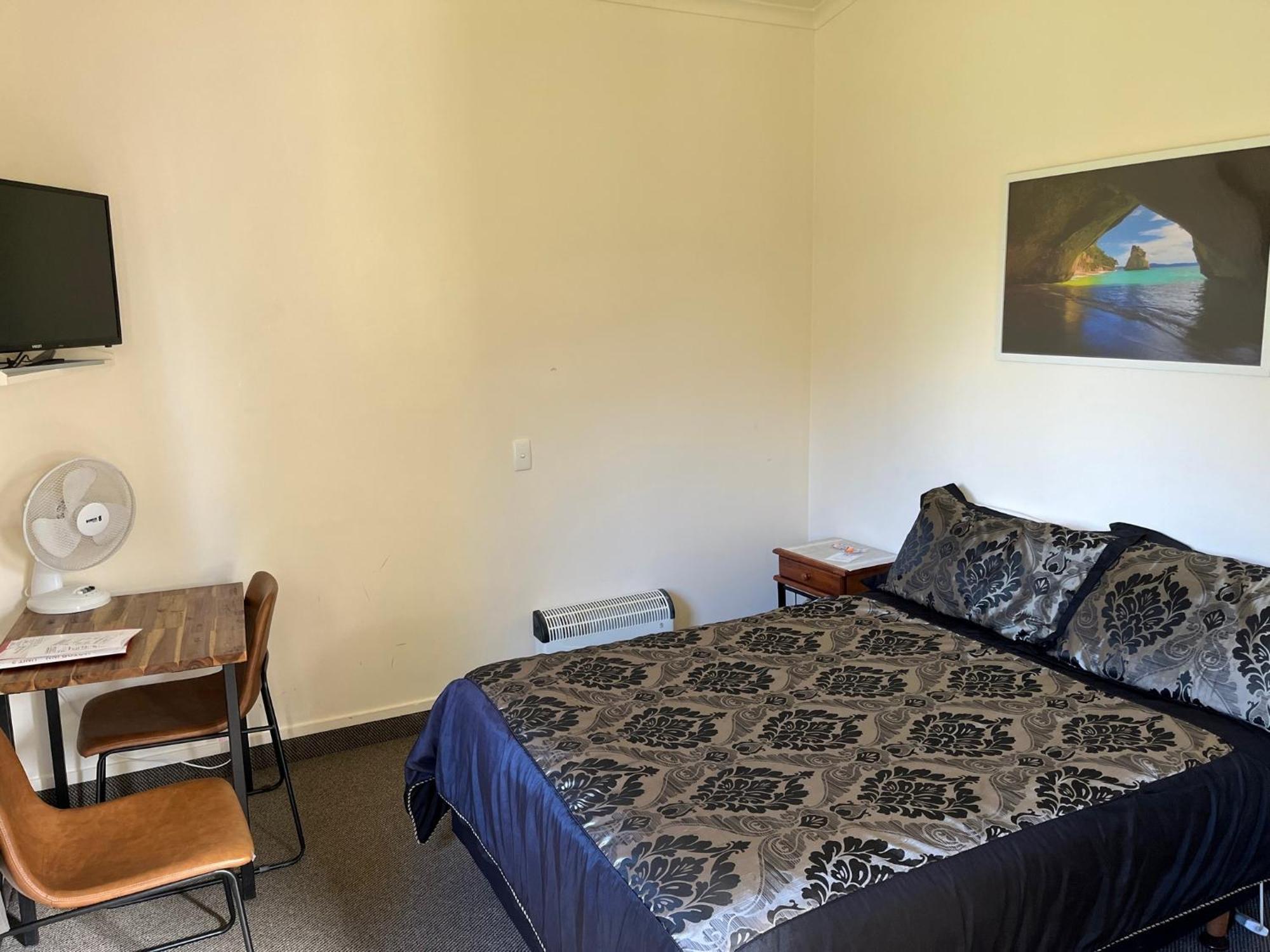 Caves Motor Inn Те-Куити Экстерьер фото