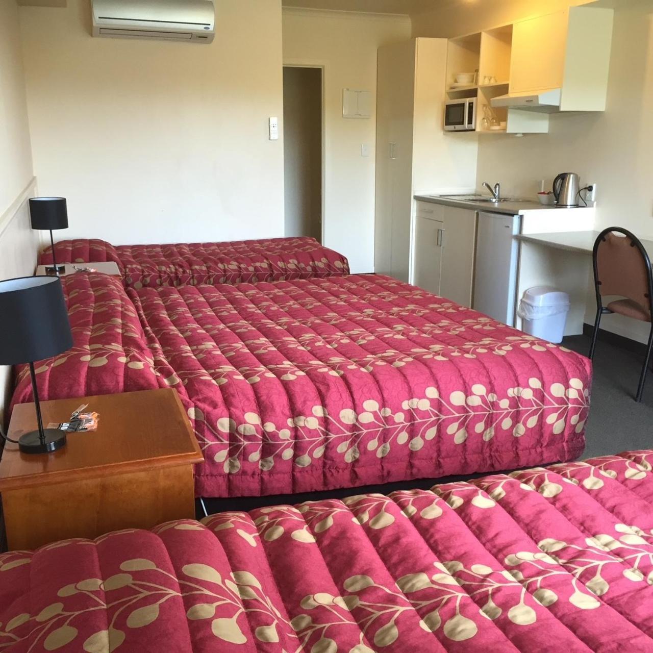 Caves Motor Inn Те-Куити Экстерьер фото